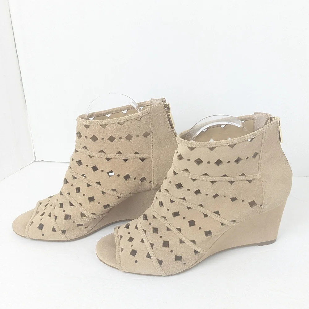 Michael Kors Uma Wedge - Picture 16 of 16